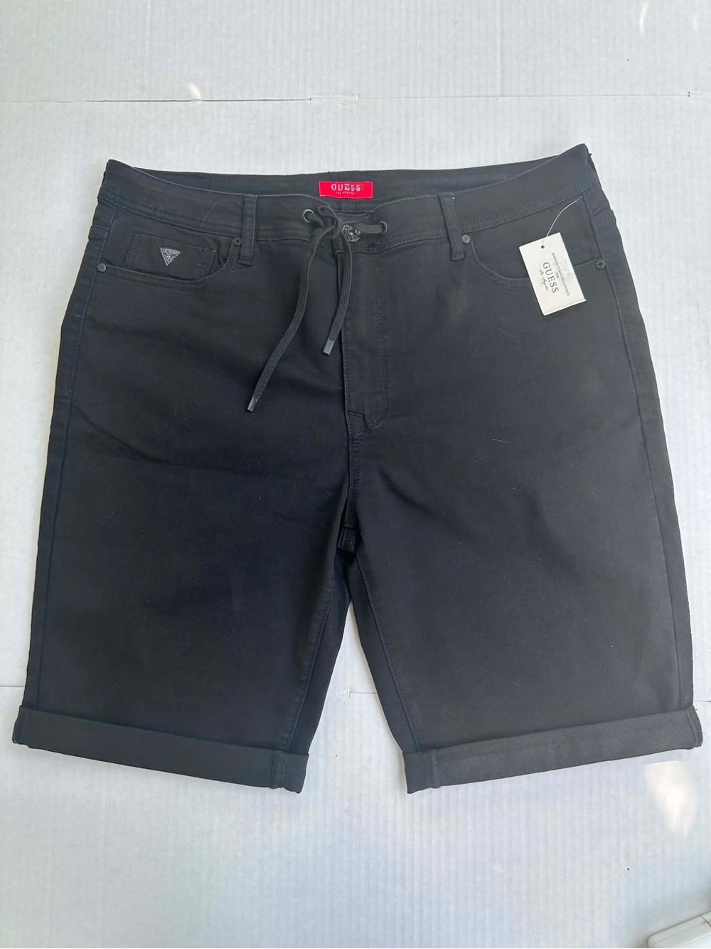 Guess Men’s Black Cuffed Flat Front Shorts with Drawstring SZ 40